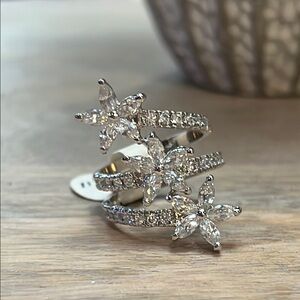 Elegant Sterling Silver Floral Ring